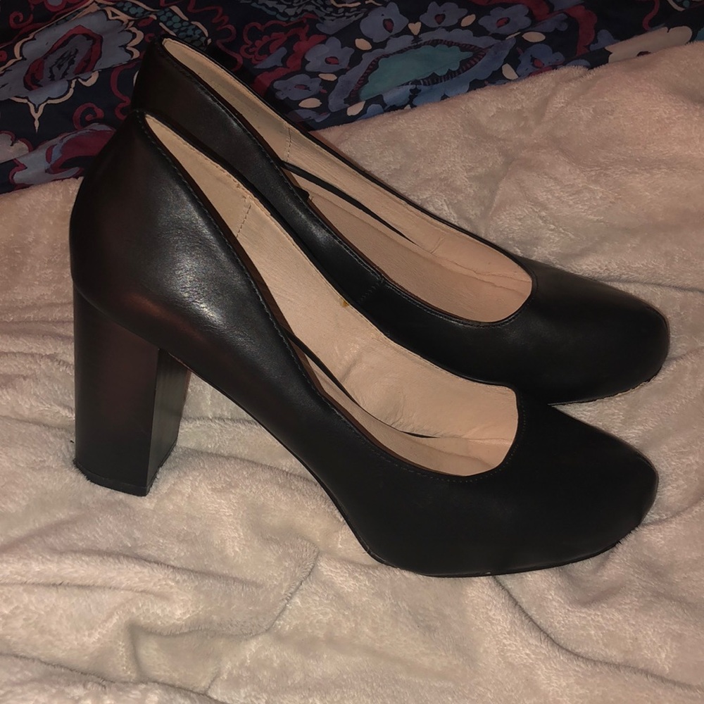 Women’s black heels
